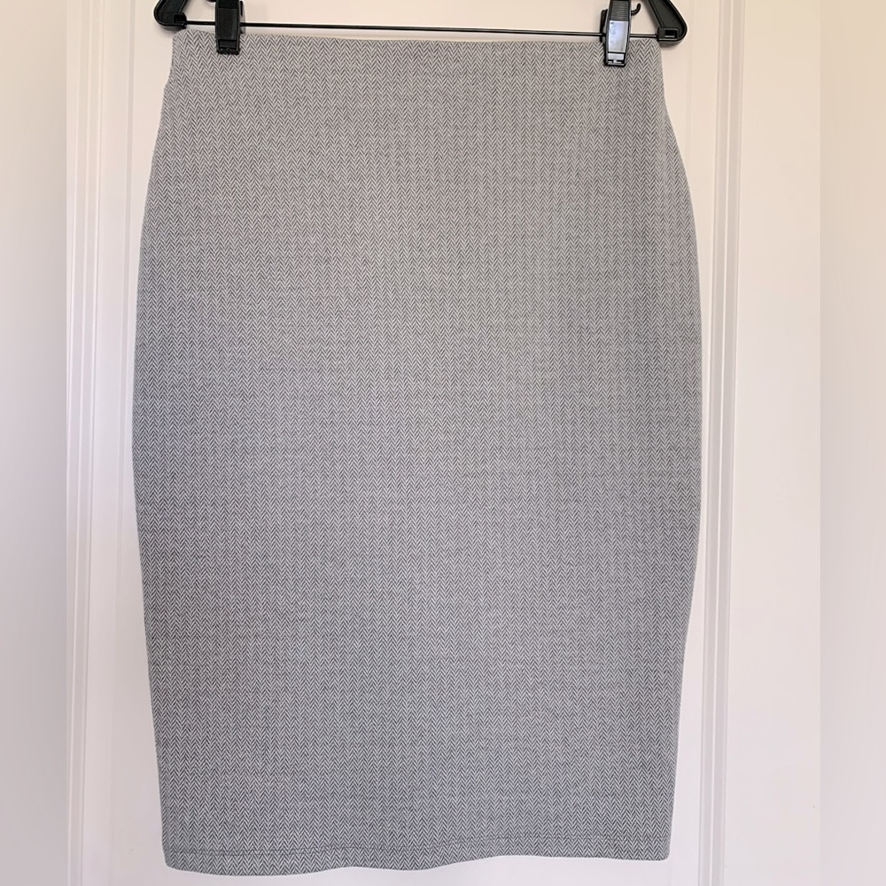 TOMMY HILFIGER Womens Gray
Herringbone Knee Length Pencil Skirt size S/P